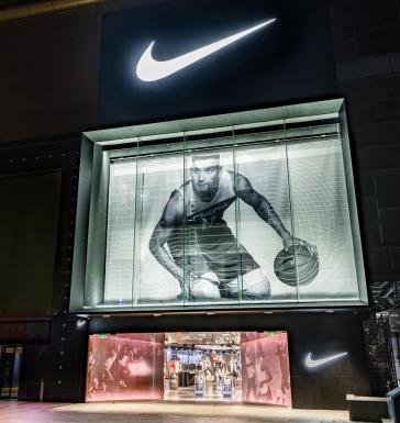 Nike reforça vendas diretas ao consumidor e amplia lojas omnichannel