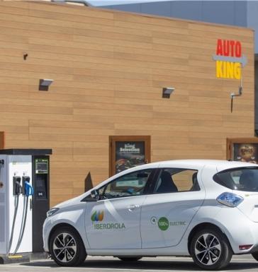 Rede de fast food implanta pontos de recarga para veículos elétricos
