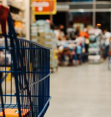 Economia Pesquisa CNDL: 84% dos consumidores preferem comprar perto de casa