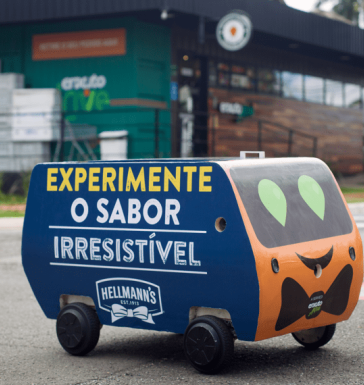 Rede de supermercados faz entregas com 'carrinho-robô' no interior de SP