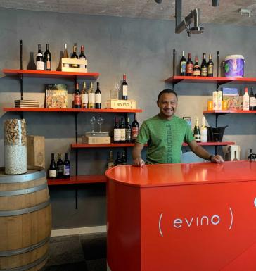 Evino lança loja online para consumidor comprar vinho ao vivo com sommelier