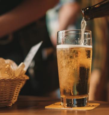 Cerveja atinge nível histórico de consumo no Brasil, aponta estudo da Kantar