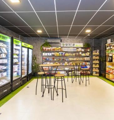 De carrinho de escritório a mini mercado de condomínio: Nutricar abre 1 loja por dia