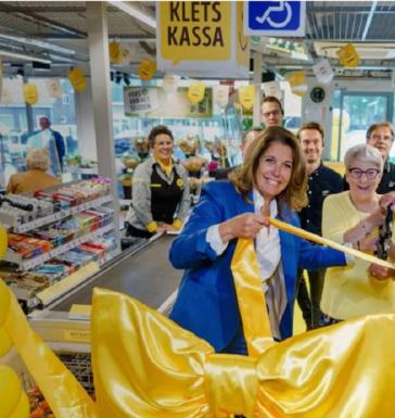Supermercado holandês abre ‘caixa lento’ para idosos que desejam bater papo