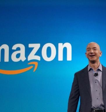 Jeff Bezos, fundador da Amazon, deixa hoje cargo de CEO da empresa