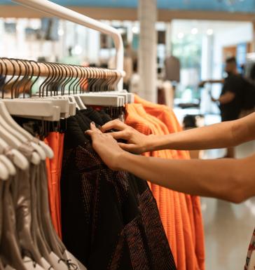 Consumidor está cauteloso na hora de gastar, diz pesquisa