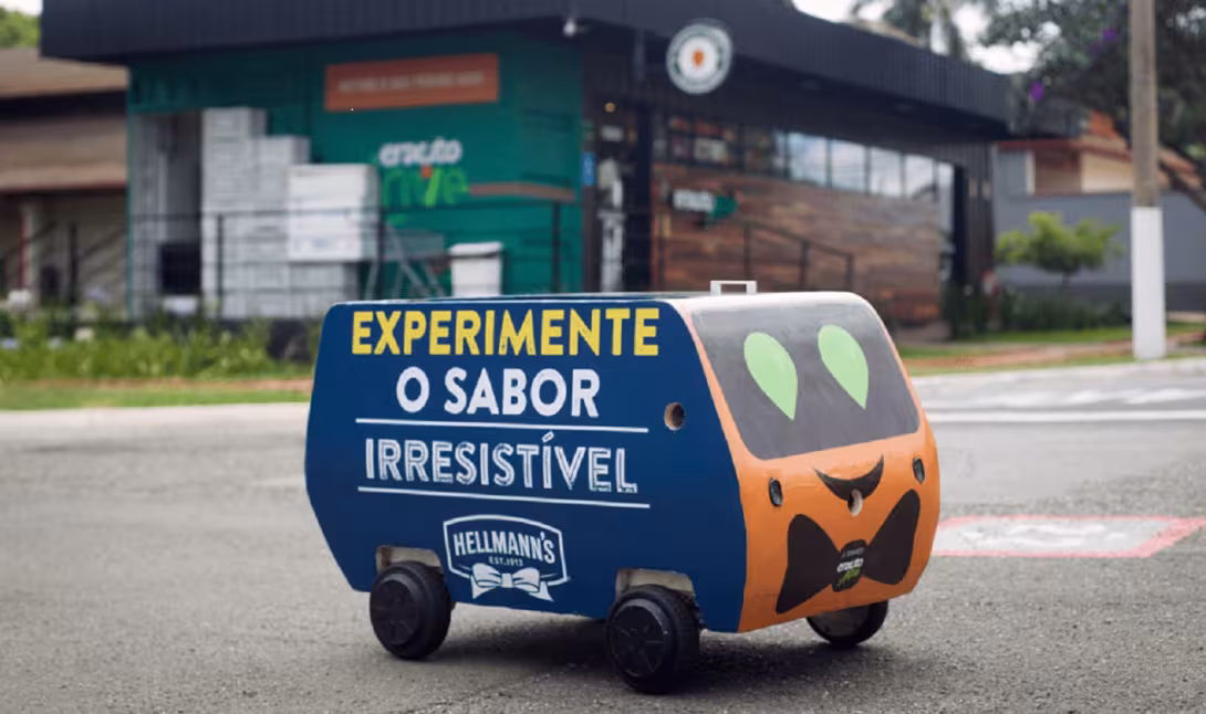 Rede de supermercados faz entregas com 'carrinho-robô' no interior de SP