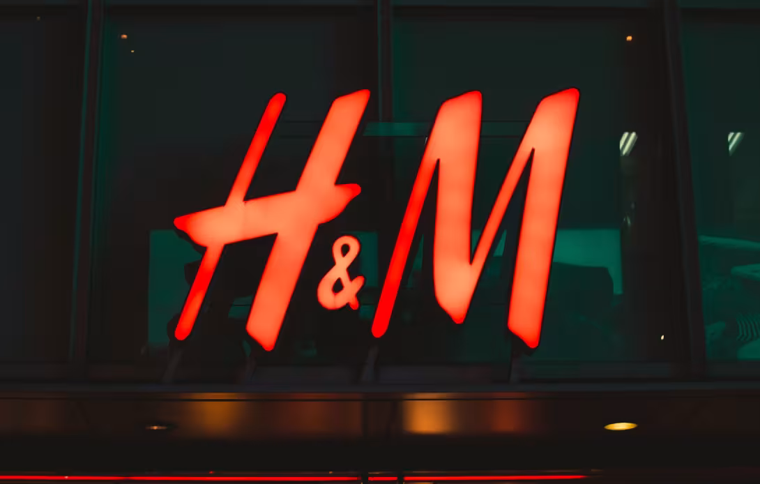 Varejista sueca H&M anuncia chegada ao Brasil em 2025 com e-commerce e lojas físicas